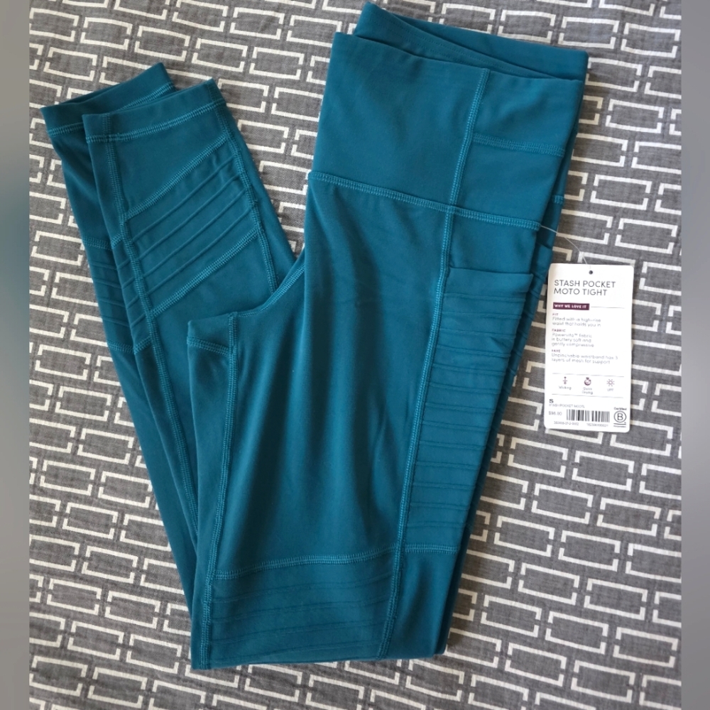 *NWT* Athleta Pocket Moto Legging
